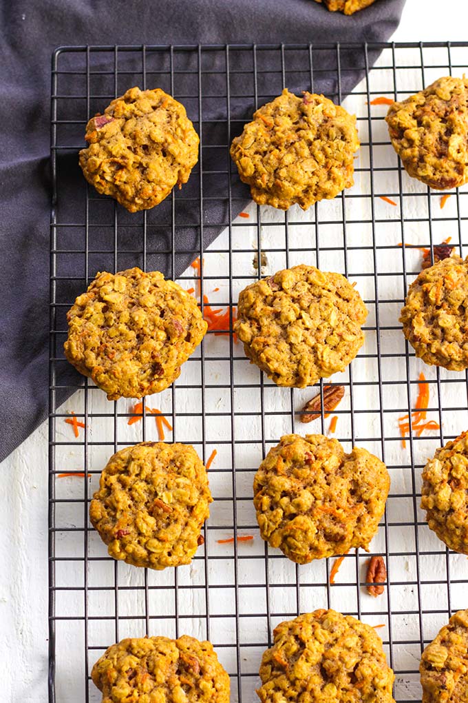 vegan carrot cake sandwich cookies